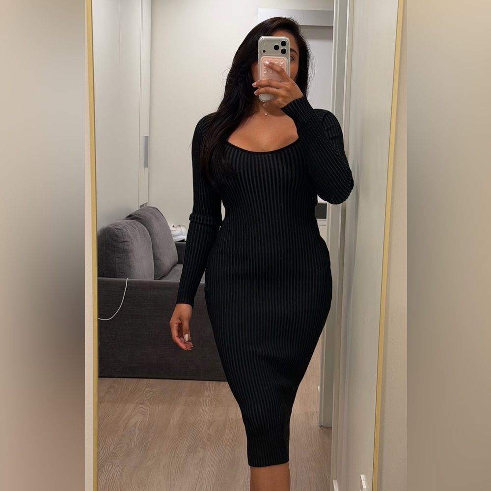 Elegant Black Ribbed Dress